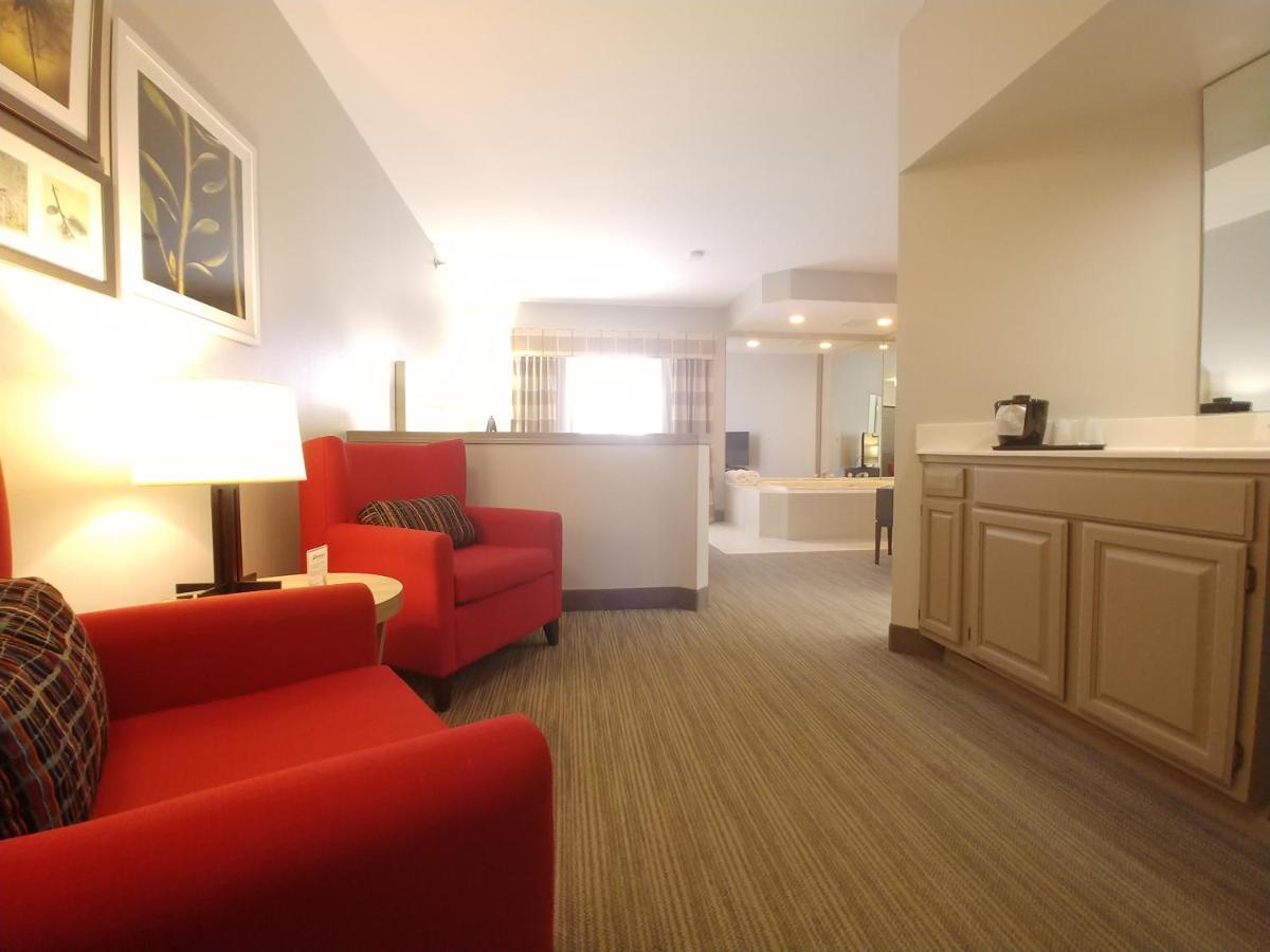 Country Inn & Suites By Radisson, Freeport, Il Bagian luar foto